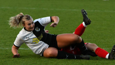 2023-24 v Wycombe FAC, Emily Woodhouse, cropped.jpg