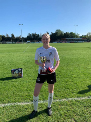 PLA - BURNHAM, Becky with L&SERWFL Cup May 2022.jpg